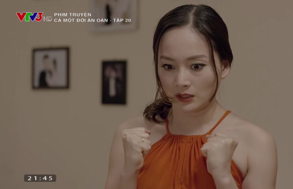 Cả một đời ân oán: Vừa được thăng chức trưởng phòng, Lan Phương tiện thể leo lên... đầu bố chồng! Cả một đời ân oán: Vừa được thăng chức trưởng phòng, Lan Phương tiện thể leo lên... đầu bố chồng!